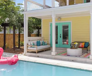 Photo 4 - Luxe Villa Near Beach, Pool + Hottub, Chef's Kitchen Woodward Way by Avantstay