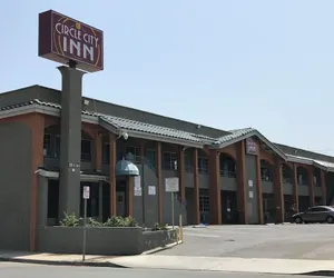 Photo 2 - Circle City Inn