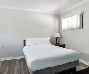 Photo 4 - Cozy Stay in Brownstown w/ Wi-fi & Streaming TV