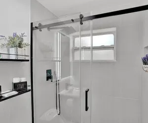 Photo 5 - Modern Hallandale Apt w/ Backyard Near Beach