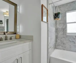Photo 3 - Zen 2br, 7 Min From Beach & Airport, Save Now!