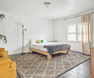 Photo 5 - Spacious 4BR Getaway: Perfect for Family & Friends