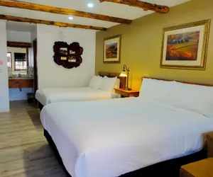 Photo 3 - Sleepy Hollow Cabins and Hotel