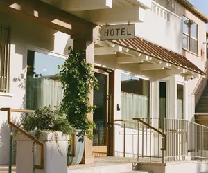 Photo 2 - Gjelina Hotel