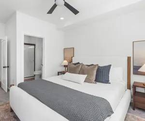 Photo 5 - Brand New! Desert Cliff Sleeps 20 Guests!