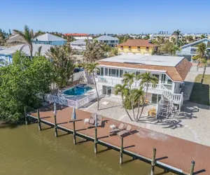 Photo 2 - 21591/3 Waterfront Duplex With Pool And Spa - Manor 4 Bedroom Home