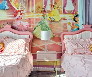 Photo 3 - Chic 5bed Home With Themed Rooms