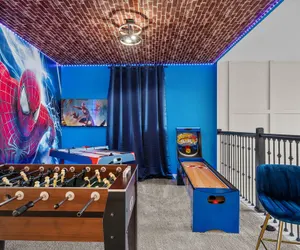 Photo 2 - Chic 5bed Home With Themed Rooms