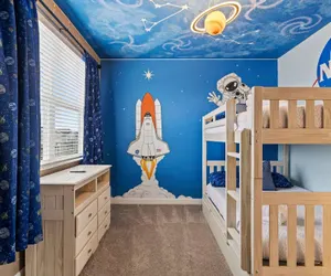 Photo 3 - Chic Spacious 5BR Retreat Near Disney