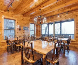 Photo 5 - 56-guest Retreat Panoramic Views, Hot Tubs, Game Room & Theater Seasonal Outdoor Pool Near Dollywood, Gatlinburg