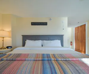Photo 5 - Lakeshore Lodges