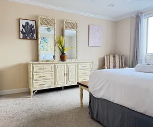 Photo 4 - Downtown 3BD City View with Washer Dryer