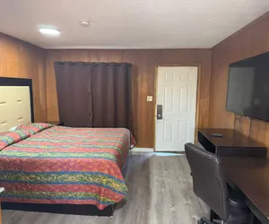 Photo 3 - BlissPoint Inn FKA Motel 6t7