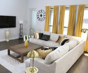 Photo 4 - Spacious Home w Putting Green -for Extended Stays