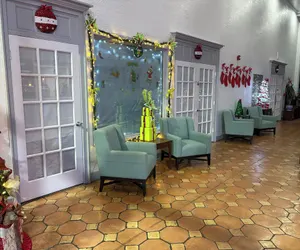 Photo 4 - Contessa Inn