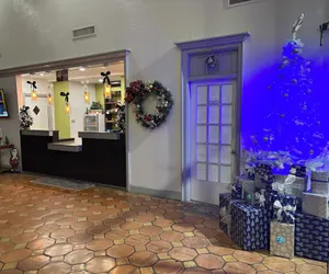 Photo 3 - Contessa Inn