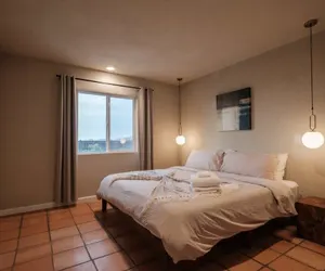 Photo 4 - @ Marbella Lane - Moon Designer Home Close to Jtnp