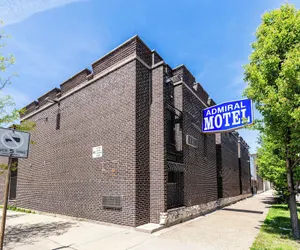 Photo 2 - Admiral Motel By Oyo Chicago I-94