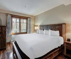 Photo 4 - Bright, Mountain Modern Breckenridge Condo 1 Bedroom Condo