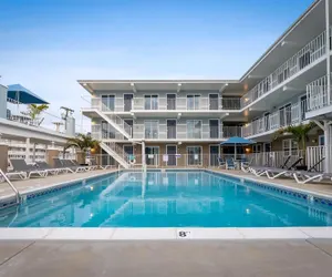 Photo 2 - The Harbor Light Family Resort
