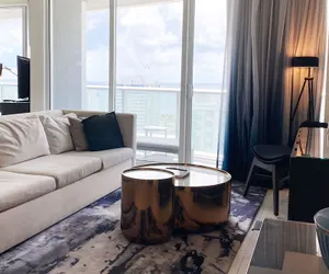 Photo 3 - 5-star Condo at The W Residences 1BR by Oneluxstay