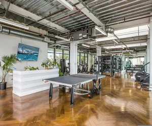 Photo 5 - Stylish Deluxe 1BR At HWH by Oneluxstay