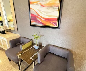 Photo 4 - Alhambra Hotel