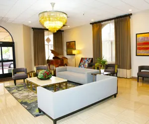 Photo 2 - Alhambra Hotel