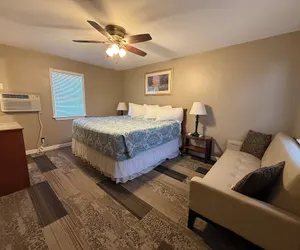 Photo 2 - Lighthouse Inn