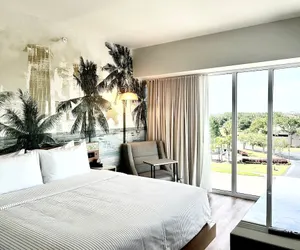 Photo 4 - Cambria Hotel Tampa-Brandon