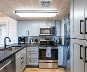 Photo 3 - Mountain Views Full Kitchen Indoor Pool Access