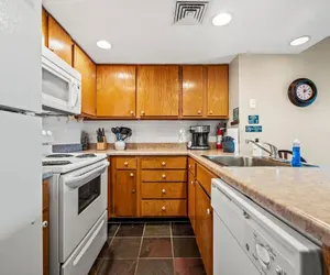 Photo 2 - Sleeps 6 Full Kitchen Indoor Pool Mountains Views