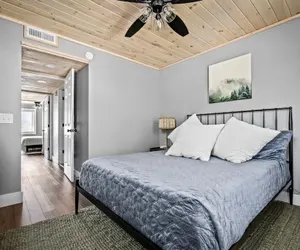 Photo 5 - Loft Sleeps 8 Views Indoor Pool Access