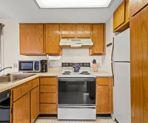 Photo 5 - Sleeps 4 Private Balcony w Views Heated Pool