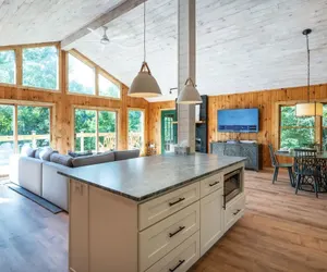 Photo 2 - Pet-friendly Hot Tub Soaker Tub Grill Full Kitchen