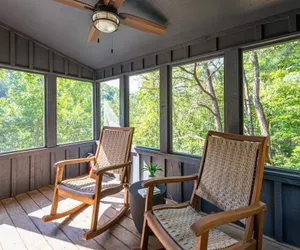 Photo 5 - Pet-friendly Hot Tub Soaker Tub Grill Full Kitchen