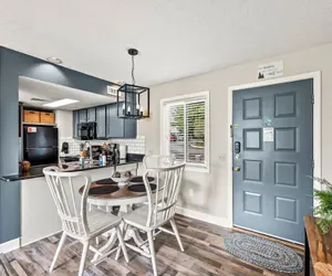 Photo 5 - Indoor Pool Hot Tub Sleeps 4 Mountain Views