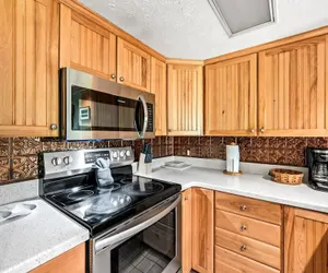 Photo 3 - Sleeps 8 Pool Playground Mountain Views Hot Tub