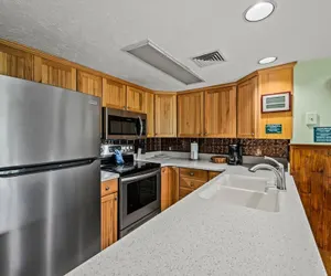 Photo 2 - Sleeps 8 Pool Playground Mountain Views Hot Tub