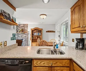 Photo 5 - Sauna Mountain Views Indoor Pool Sleeps 4