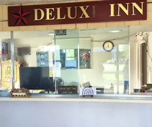 Photo 5 - Deluxe Inn Motel By Oyo Grand Prairie Interstate 30