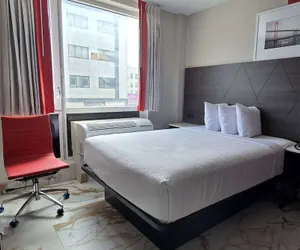 Photo 4 - Ramada By Wyndham Brooklyn Empire Blvd