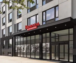 Photo 2 - Ramada By Wyndham Brooklyn Empire Blvd