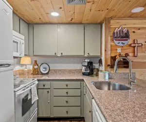 Photo 3 - Indoor Pool Sleeps 7 Mountain Views Playground