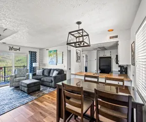 Photo 2 - Indoor Pool Hot Tub Sleeps 6 Mountain Views