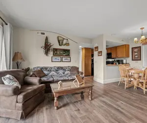 Photo 5 - Mountain Views Sleeps 6 Heated Pool Hot Tub