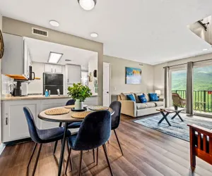 Photo 2 - Indoor Pool Mountain Views Hot Tub Sleeps 6