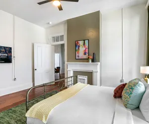 Photo 3 - Jazz Haven Spacious 3BR Condo