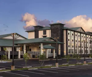 Photo 2 - Hampton Inn & Suites Maui North Shore
