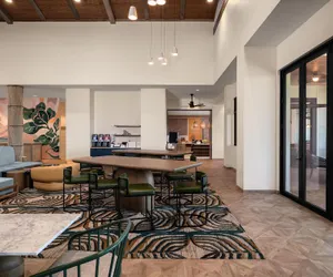 Photo 4 - Hampton Inn & Suites Maui North Shore